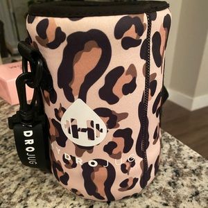 Hydrojug Holley Pink Leopard Sleeve